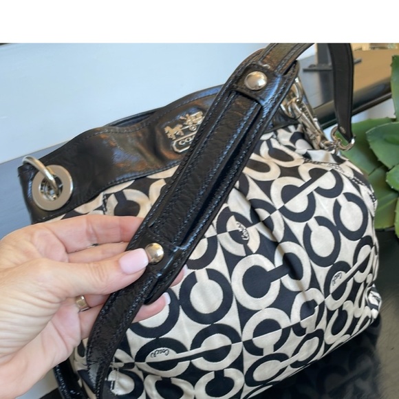 EUC COACH Convertible Large Hippie Bag - Picture 4 of 10